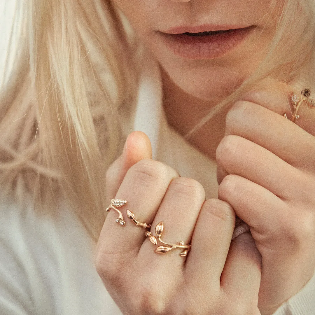 Blooming 18K Gold Ring w. Diamonds
