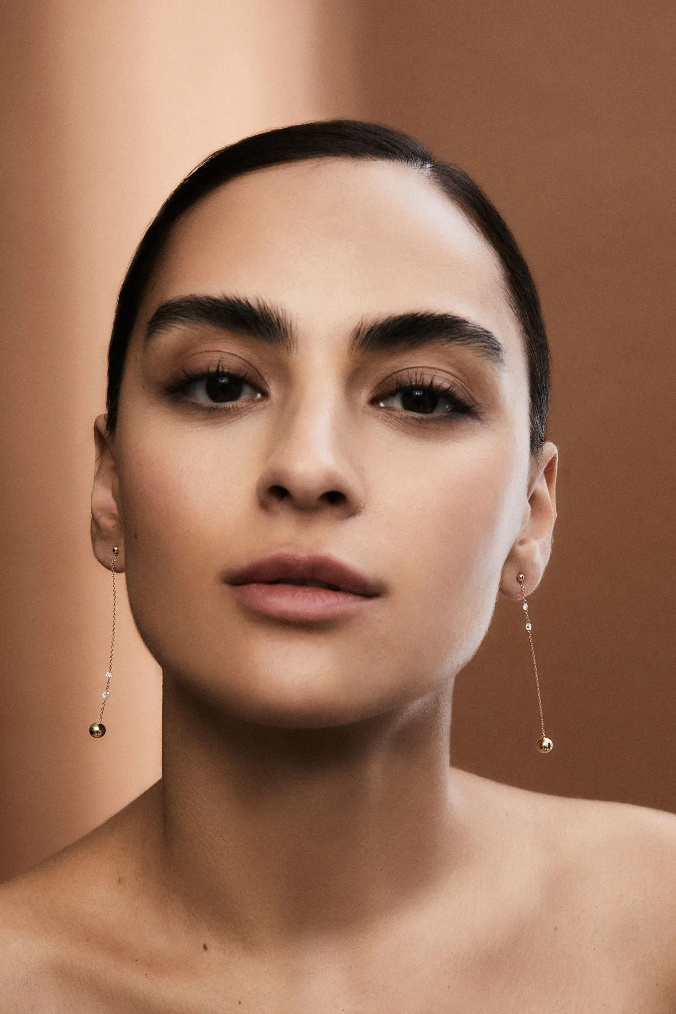 Chain Cascade Nude 18K Gold Earrings w. Lab-Grown Diamonds