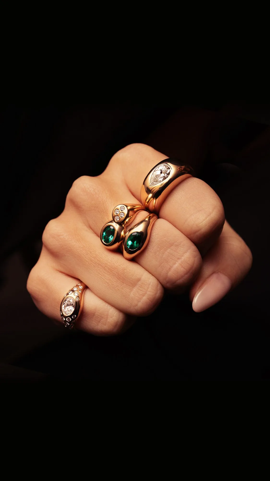 Curve 18K Whitegold Ring w. Diamond