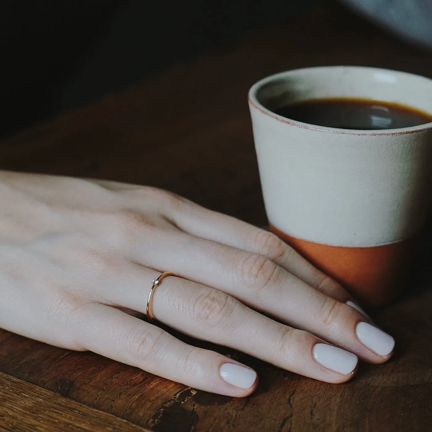 Essential Spring 18K Gold Ring w. Sapphire