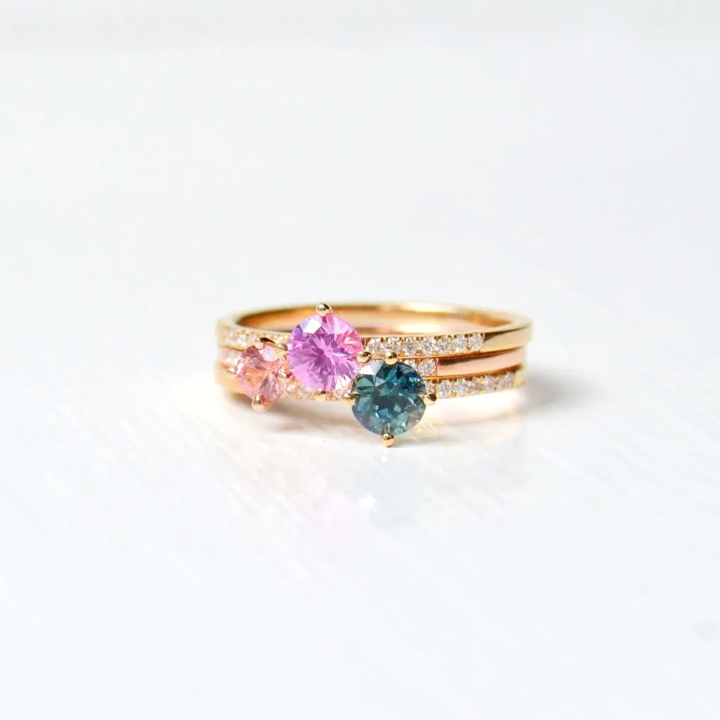 Hima Rosa 18K Gold Ring w. Sapphire & Diamonds