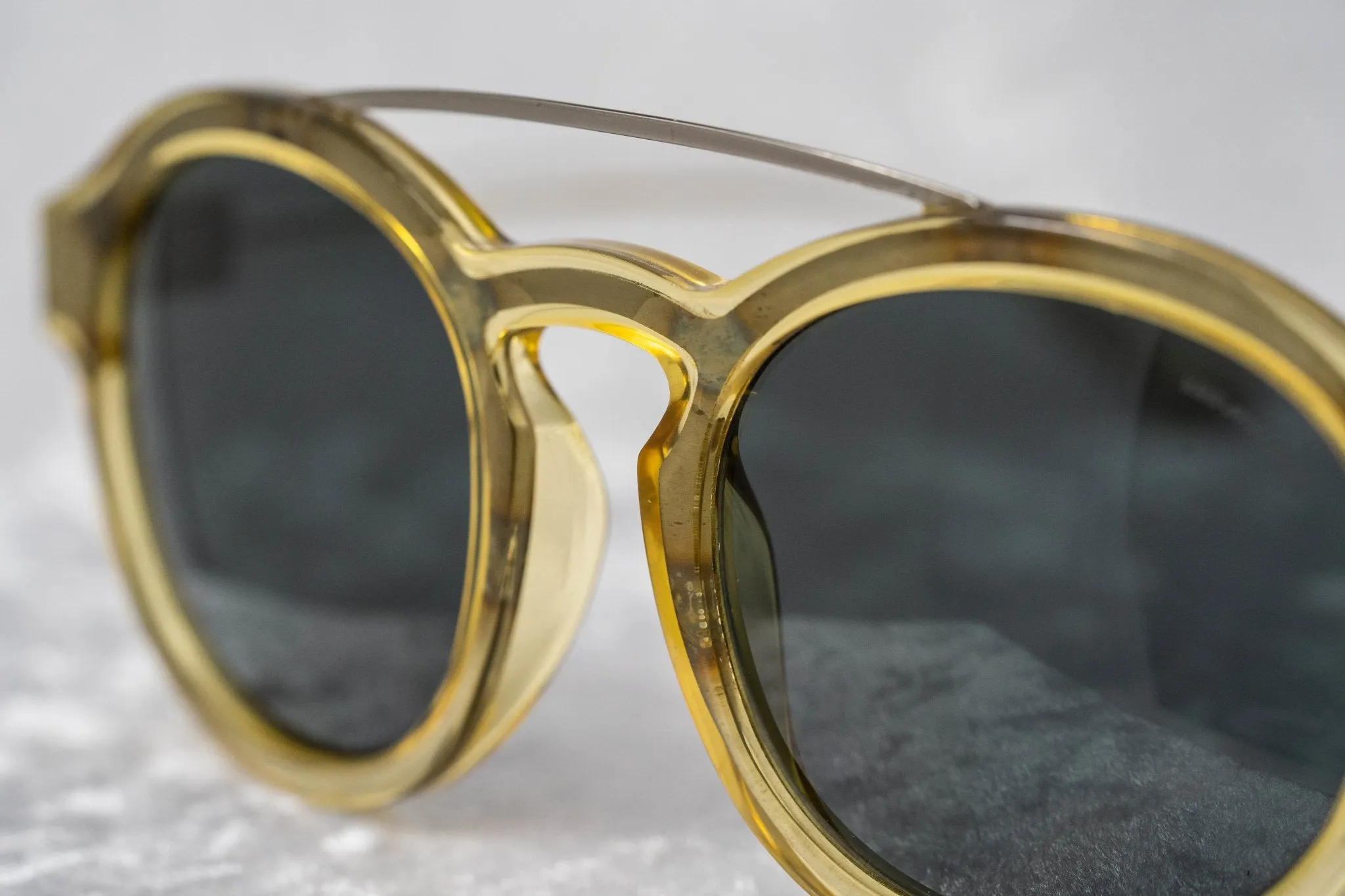 Kris Van Assche Sunglasses Double Bridge Round Clear and Grey