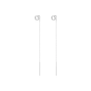 Long Chain 18K White Gold Earring w. Diamonds