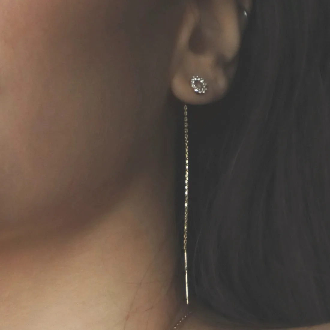 Long Chain 18K White Gold Earring w. Diamonds