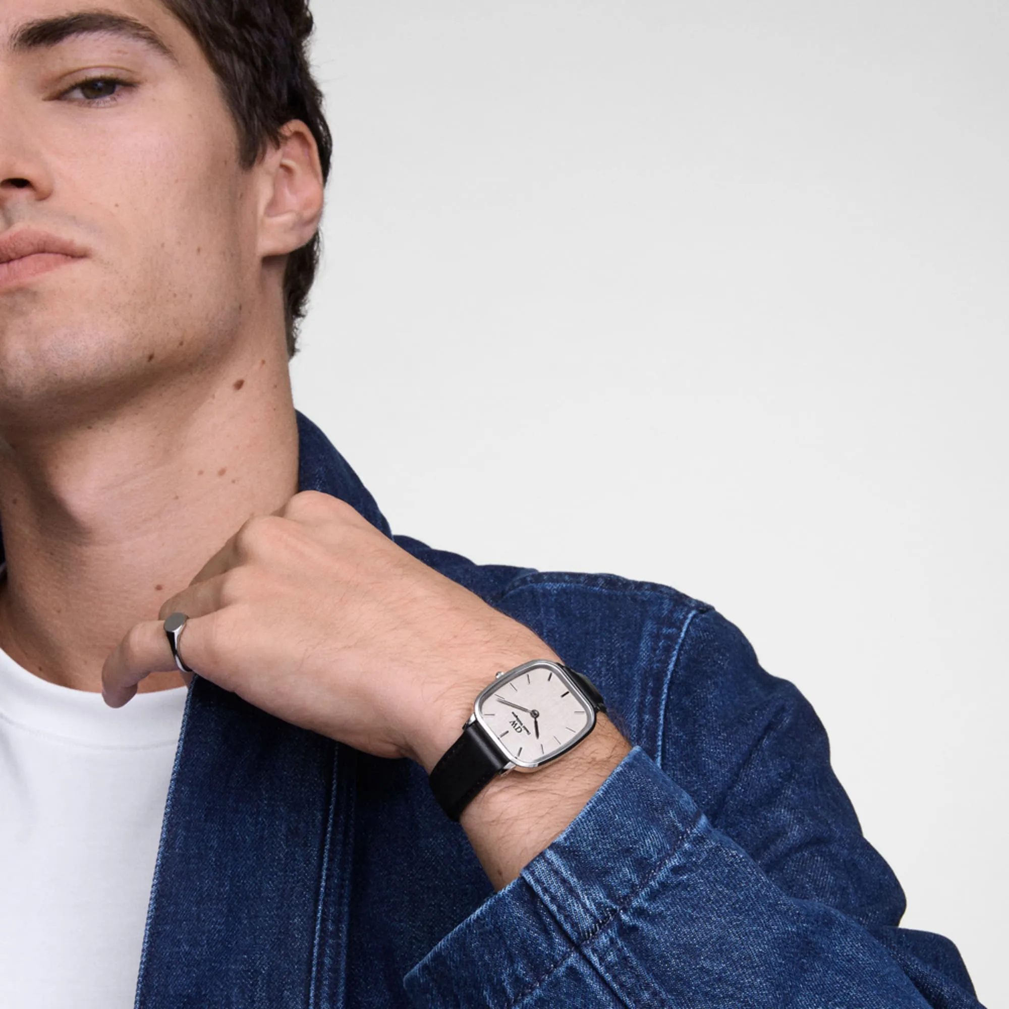 Marlon Sheffield Linen Silver Daniel Wellington