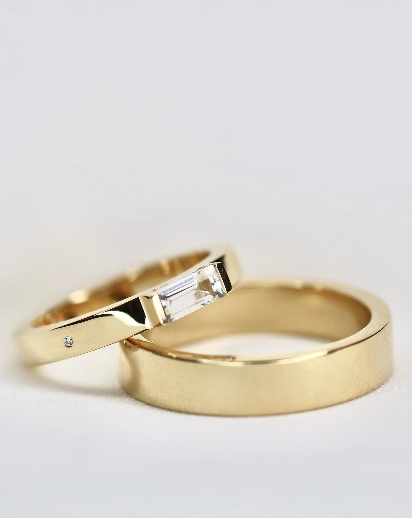 Meant to Be Her True Love Band 18K Whitegold Ring w. Diamond & Topaz
