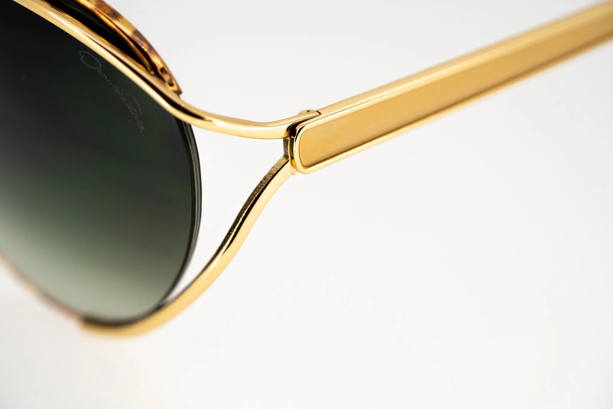 Oscar De La Renta Sunglasses Oval Frame Gold and Green
