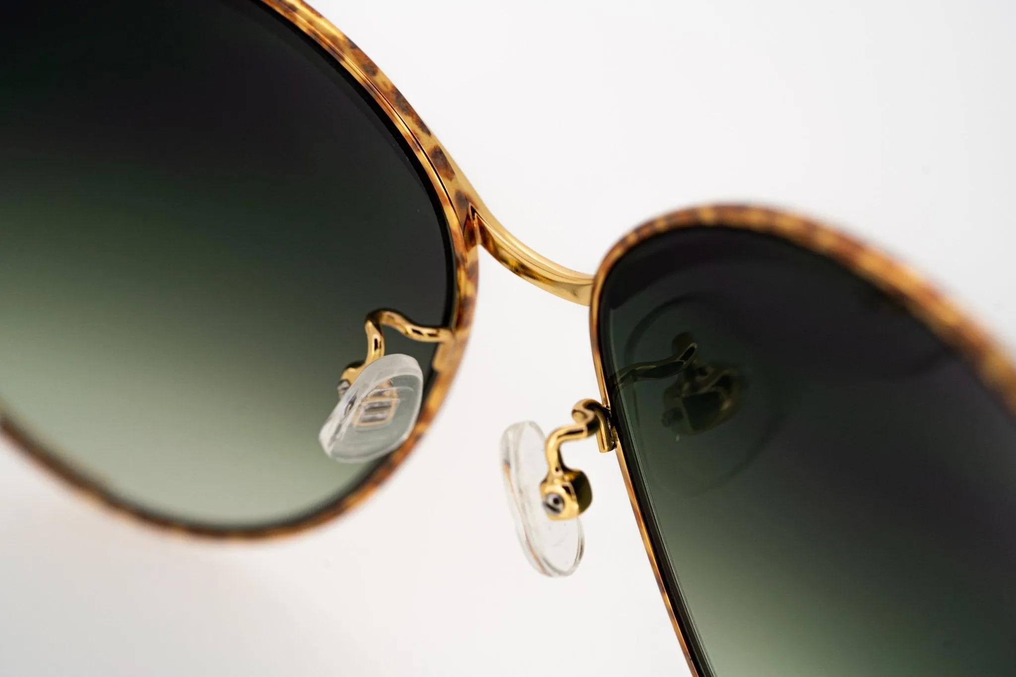 Oscar De La Renta Sunglasses Oval Frame Gold and Green