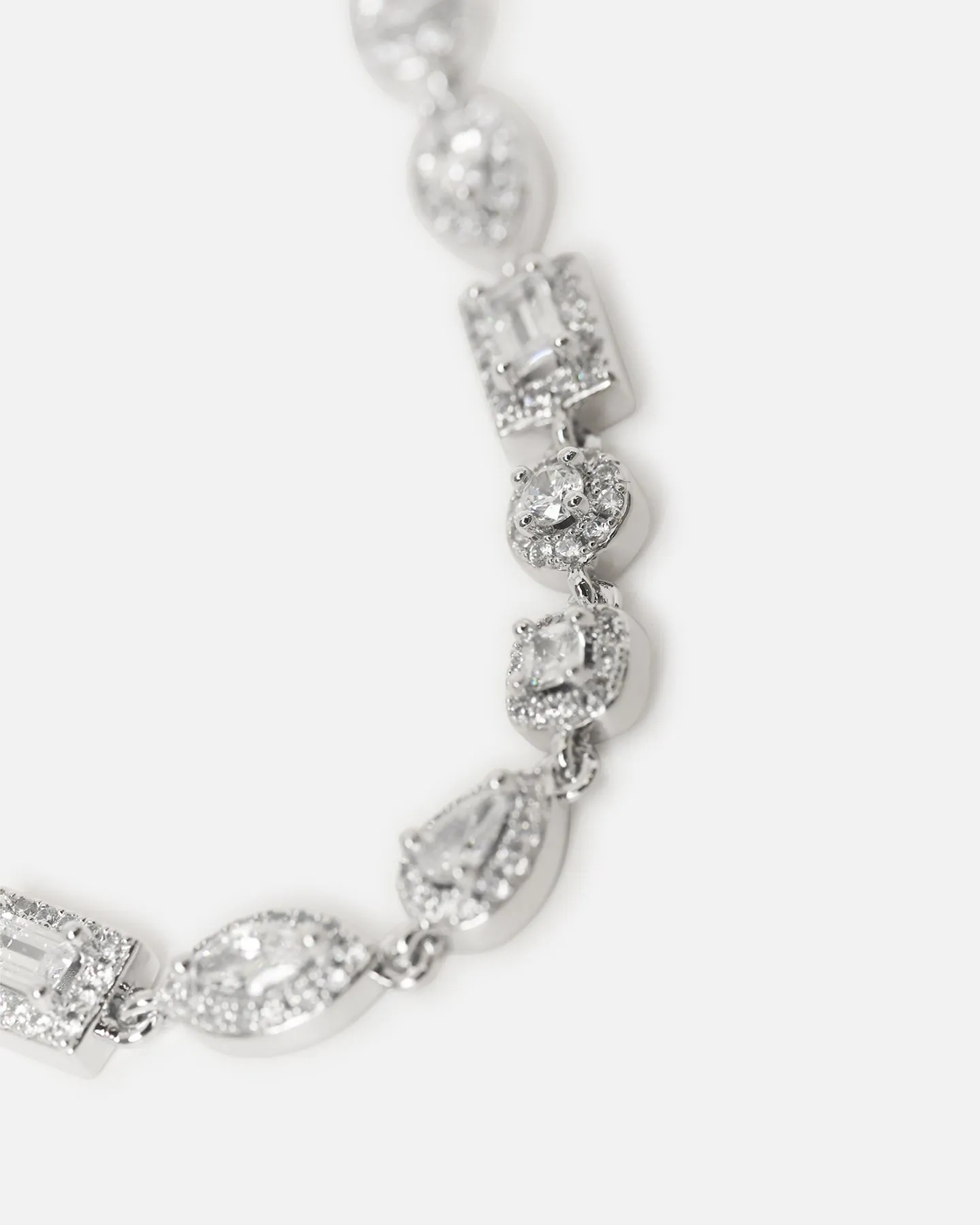 Saint Morta Iced Cluster Chain Iced White Gold