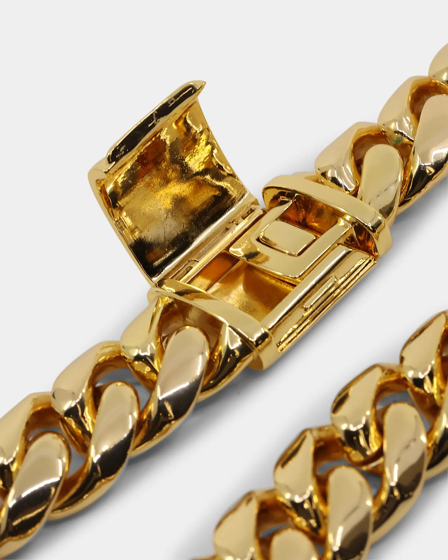 Saint Morta Iced Patch Cuban Necklace Iced Gold