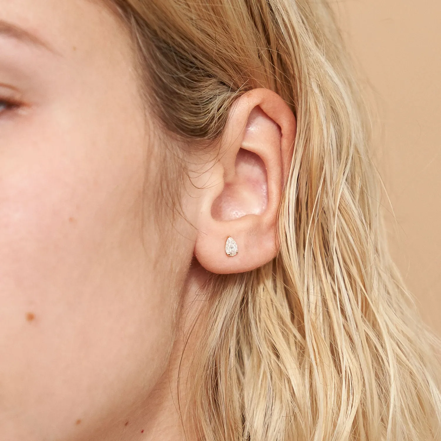 Solitaire Pear 14K Gold Studs w. Lab-Grown Diamonds