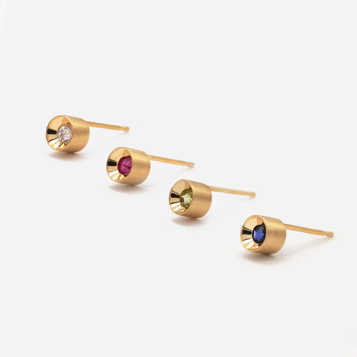 Spot Single 18K & 10K Earring w. 2,5mm Peridot