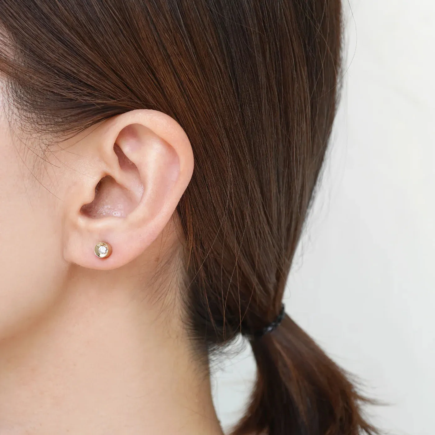 Spot Single 18K & 10K Earring w. 3mm Diamond