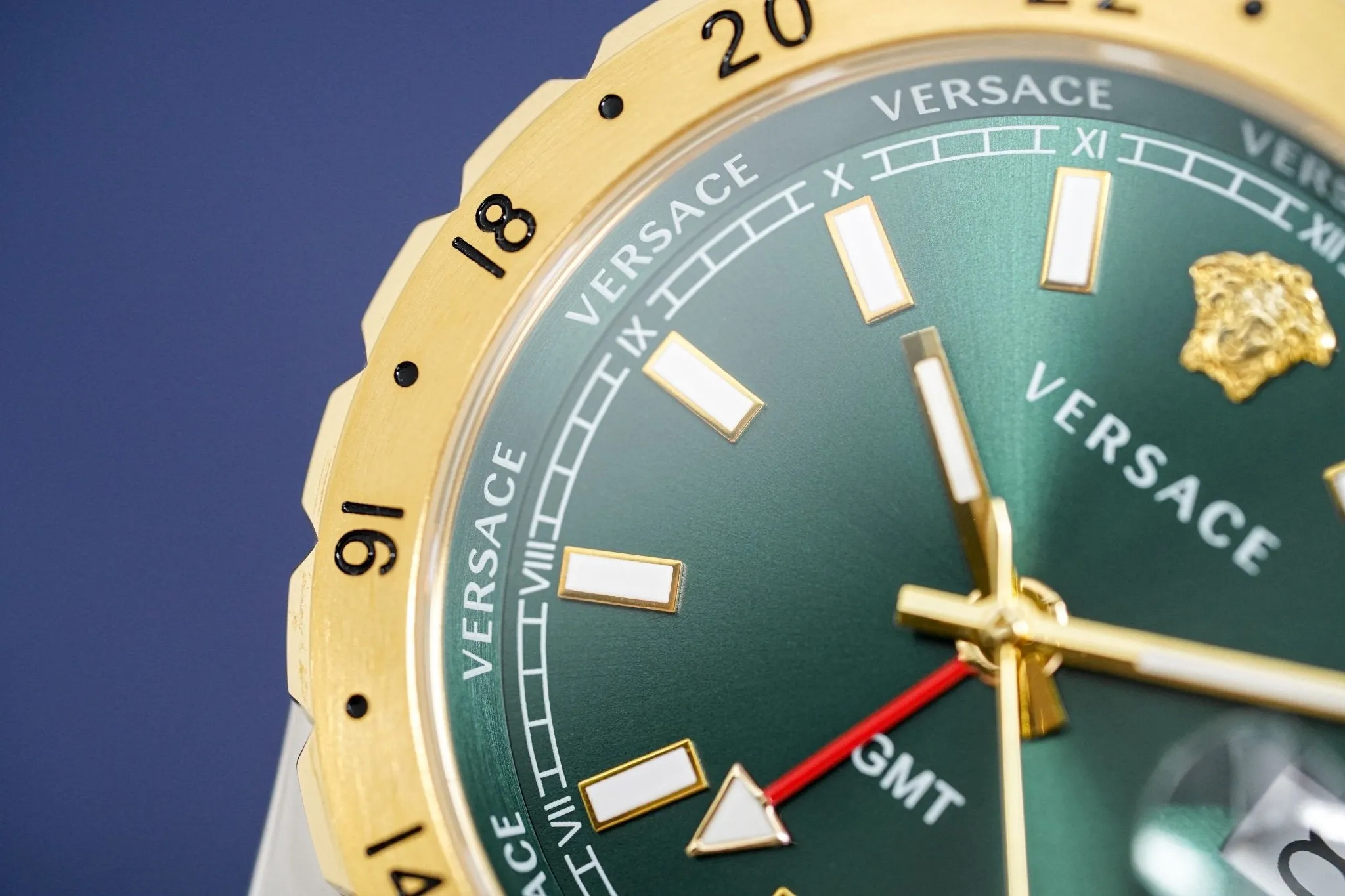 Versace Men's Watch Hellenyium GMT Two-Tone Green V11050015