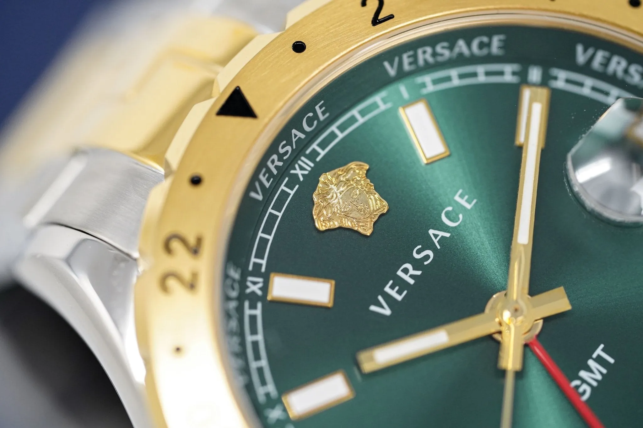 Versace Men's Watch Hellenyium GMT Two-Tone Green V11050015