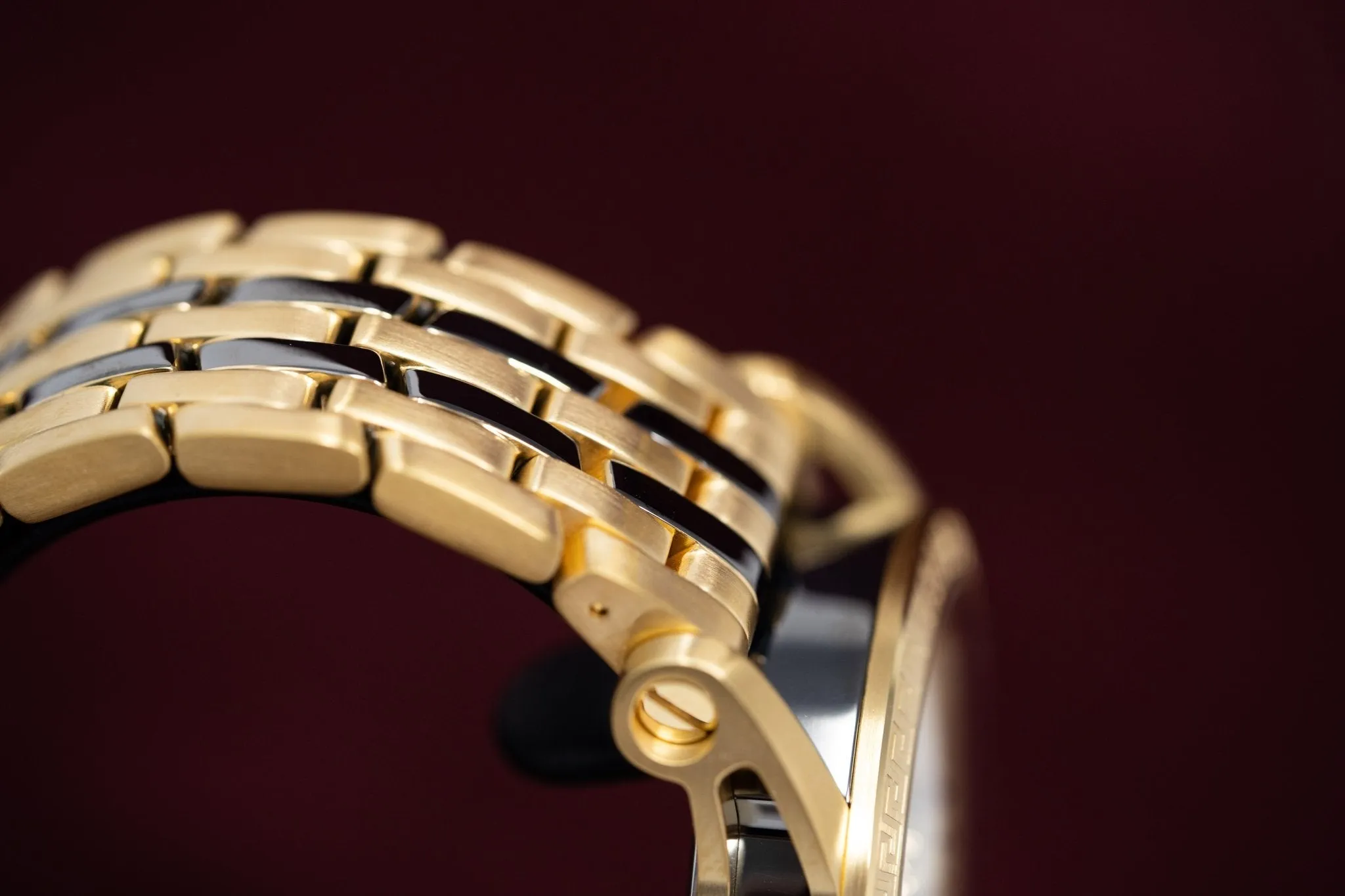 Versace Men's Watch Palazzo Empire 43mm Gold Bracelet VERD00418