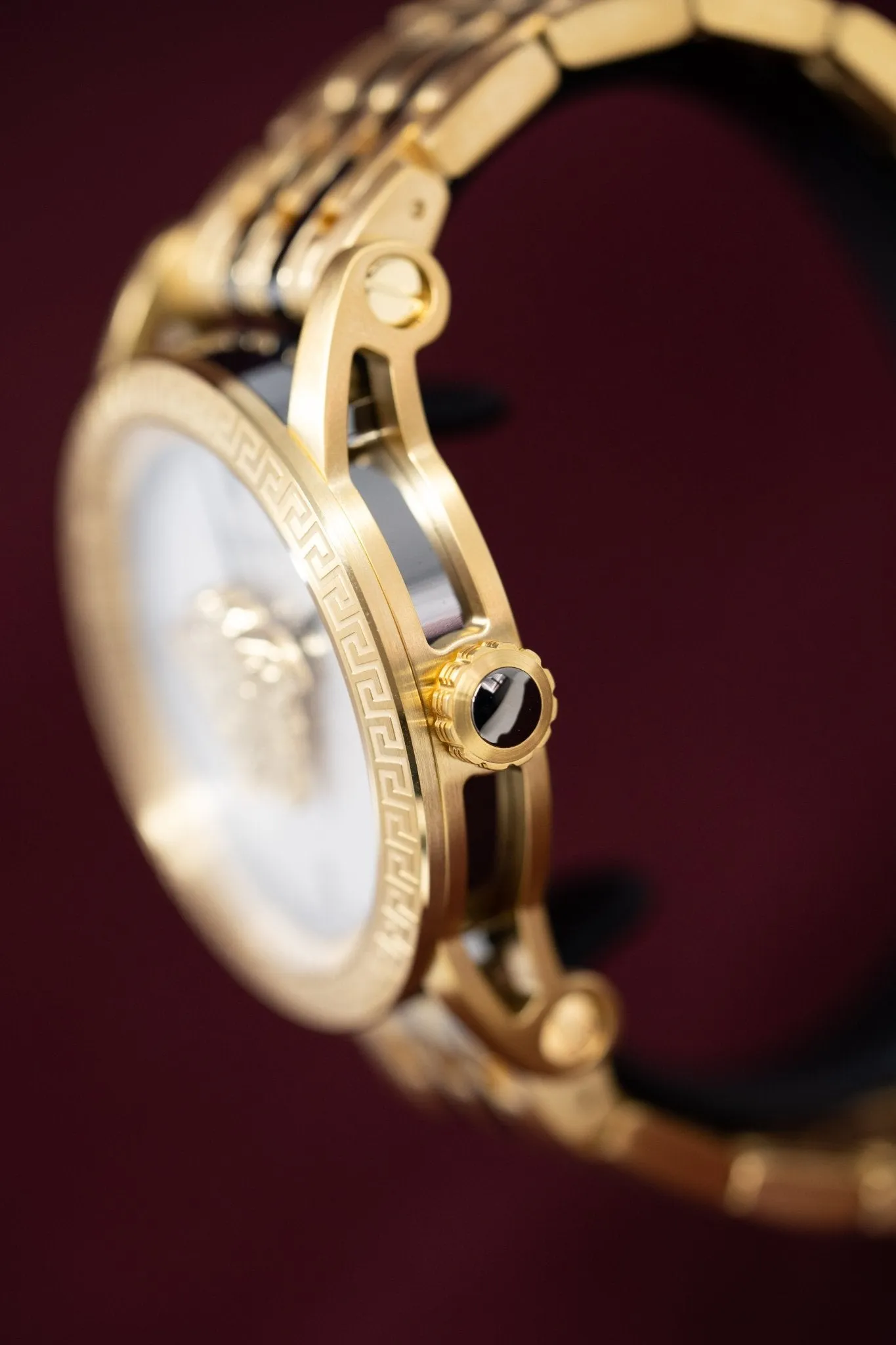 Versace Men's Watch Palazzo Empire 43mm Gold Bracelet VERD00418