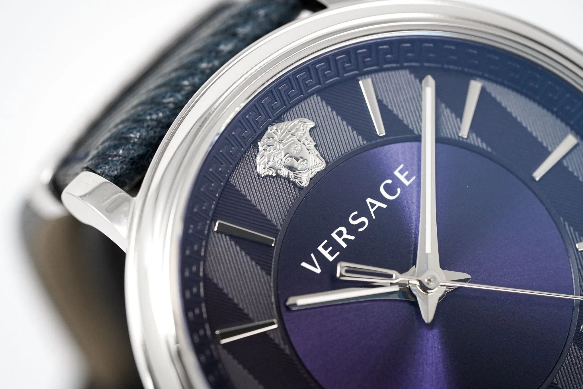 Versace Men's Watch V-Circle Blue VE5A00120