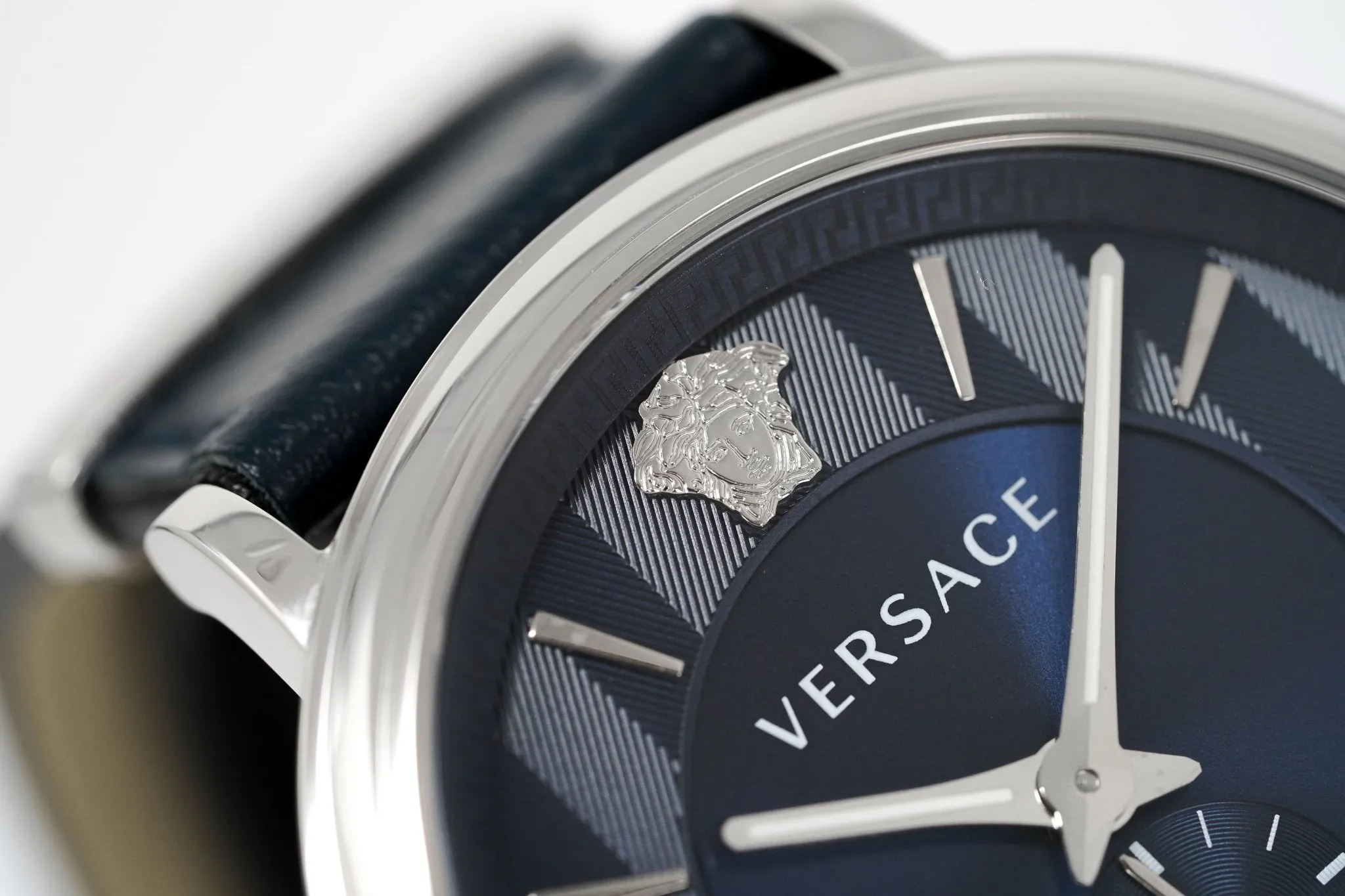 Versace Men's Watch V-Circle Small Seconds Blue VBQ010017