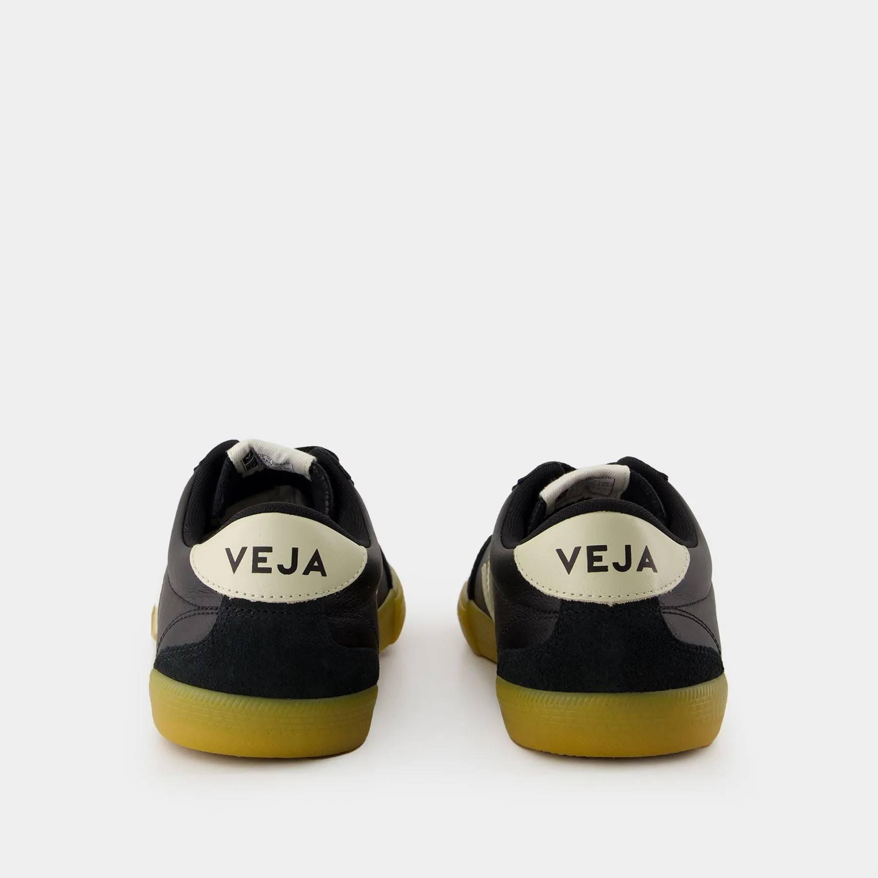 Volley Sneakers - Veja - Leather - Black